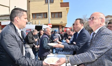 Başkan Ergün Esnaf ve Vatandaşlarla Buluştu, Pilav İkram Etti