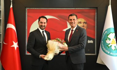 Mücahit Arınç’tan Başkan Ferdi Zeyrek’e Hayırlı Olsun Ziyareti