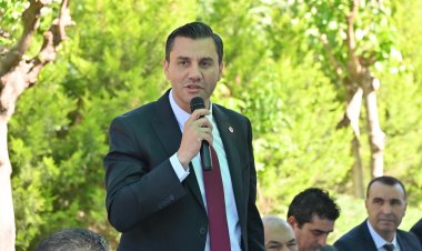 Başkan Ferdi Zeyrek, “Yalınayak yürüyen çocukların sorumlulukları omuzlarımda”