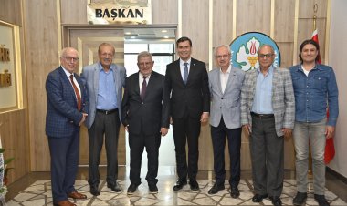 Eski Başkan Zafer Ünal’dan Başkan Ferdi Zeyrek’e Tebrik Ziyareti