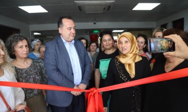 ‘Altın Makas’ adlı serginin açılışını gerçekleştirildi.