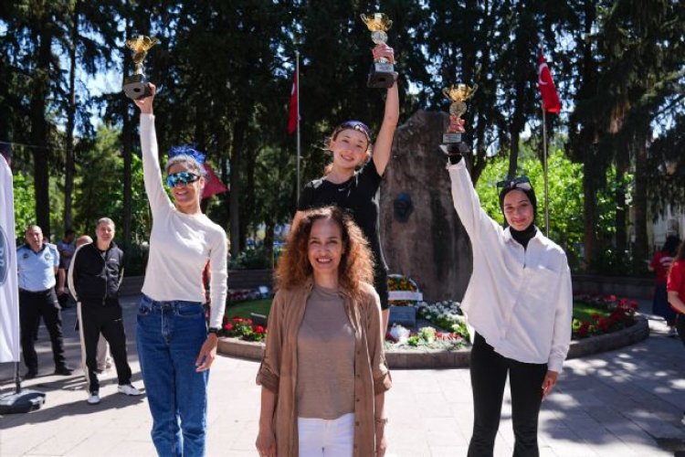 Özlem Işık, Zübeyde Hanım Koşusunda Kupa Kazandı