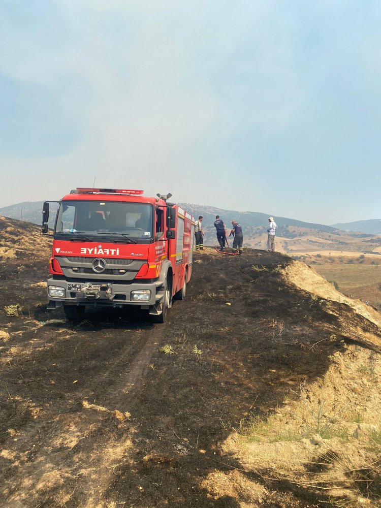 Korkutan yangın kontrol altına alındı Büyükşehir'in ekiplerinden canla başla müdahale