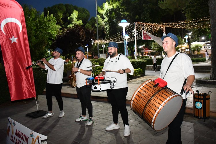 Akustik Yaz Akşamları’ Büyük İlgi ve Coşkuyla Başladı