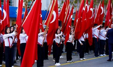 Manisa’da 101.Yıla Yakışır Muhteşem Tören