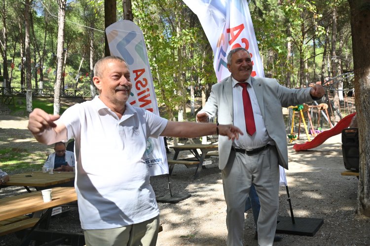 Huzurevi Sakinleri Süreyya Tabiat Parkı’ndaki Mangal Etkinliğinde Buluştu