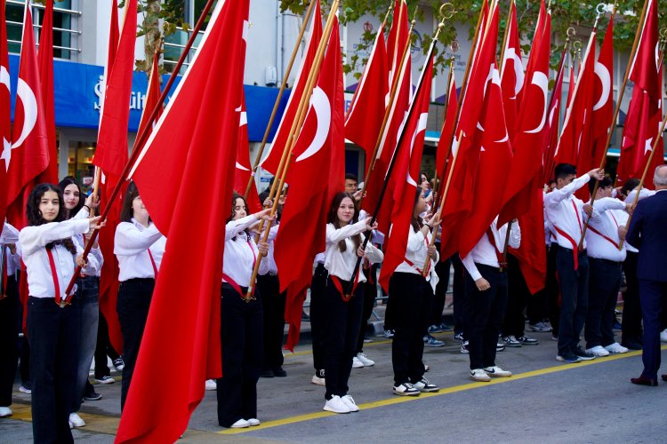 Manisa’da 101.Yıla Yakışır Muhteşem Tören