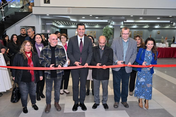 Başkan Zeyrek Kalem, Kağıt, Mürekkep ile Şiir Yolculuğu Sergisini Açtı