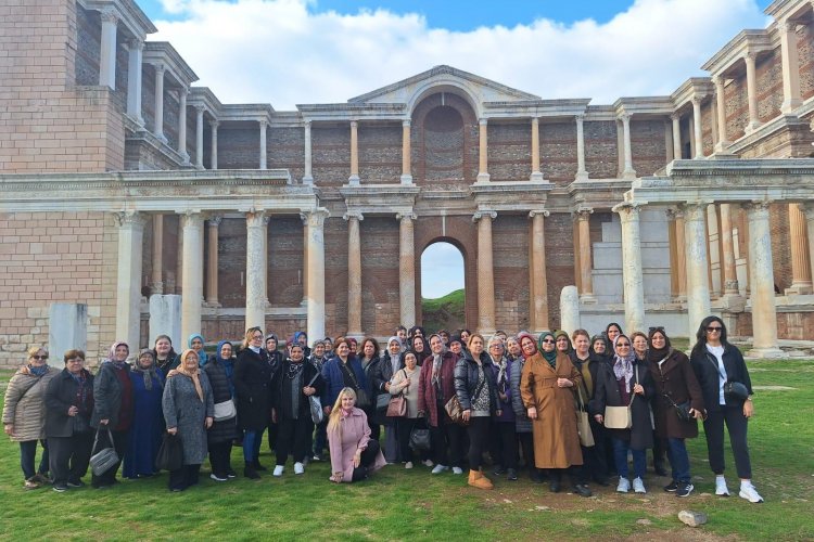 Manisalı Kadınlar Salihli İlçesindeki Güzellikleri Keşfetti