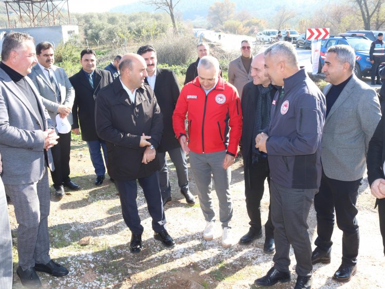 Akhisarlılar Zeytin Hasat Etkinliğinde Buluştu