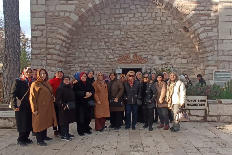 Kadınlar adım adım Manisa’yı geziyor