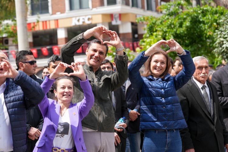 Başkan Zeyrek 1 Mayıs’ta emekçilerle omuz omuza yürüdü