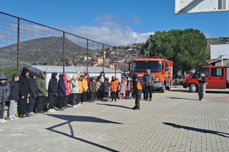 İtfaiye’den Öğrencilere Yangın Güvenliği Eğitimi
