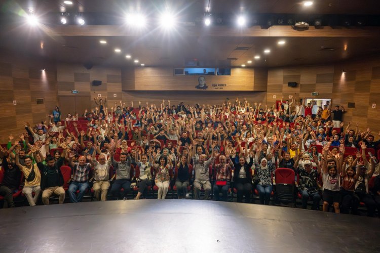 Büyükşehir’den işitme engellilere özel film gösterimi
