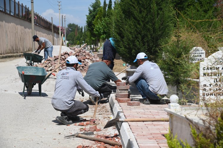 Kırtık Mezarlığı’nda Bozulan Kaldırımlar Yenilendi