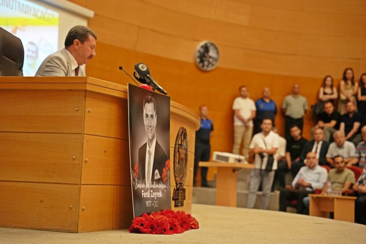 AKHİSAR’IN YENİ BELEDİYE BAŞKANI EKREM KAYSERİLİ OLDU