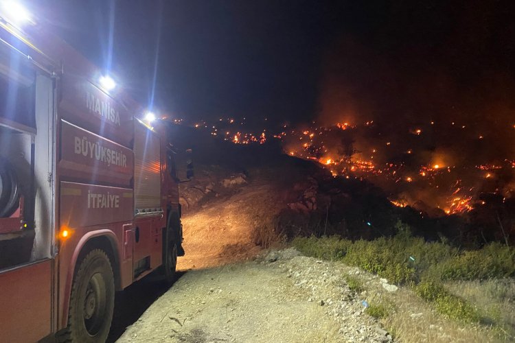 Manisa Büyükşehir’den İzmir’deki Orman Yangınlarına Söndürme Desteği