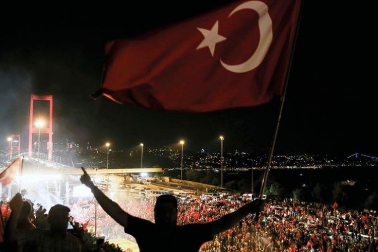 15 Temmuz, milletin, milli iradenin, demokrasiye gönül verenlerin zaferidir.