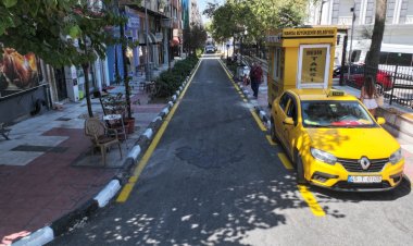 Büyükşehir 15 Yıllık Yolu 750 Ton Asfalt ile Yeniledi