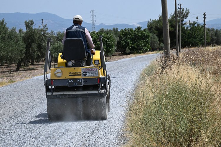 Büyükşehir’den Akhisar ve Turgutlu’ya 22 Kilometrelik Yol Çalışması