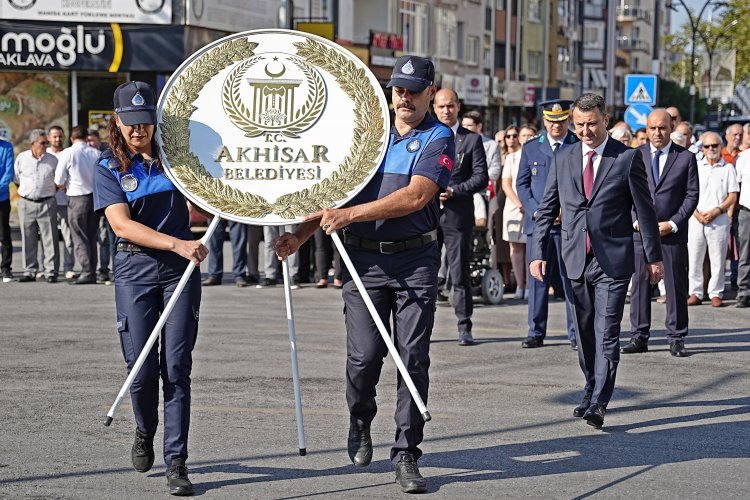 6 Eylül 1922’de gerçekleşen Akhisar’ın düşman işgalinden kurtuluşunun 103. yıldönümü, Milli Egemenlik Meydanı’nda düzenlenen törenle kutlandı.