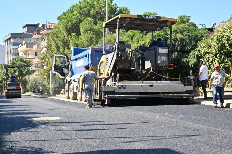Büyükşehir, Salihli ve Kırkağaç’ta Asfalt Çalışmalarına Devam Ediyor