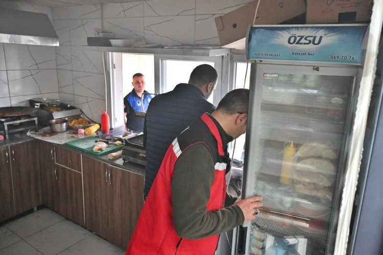 Büyükşehir’den Okul Önlerinde Seyyar Satıcı Denetimi