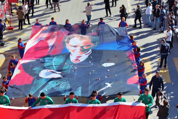 Cumhuriyet’in 102’nci Manisa’da Coşkuyla Kutlandı