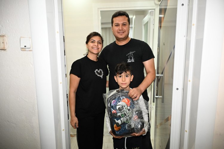 Manisa Büyükşehir’den 15 Bin Öğrenciye Çanta ve Kırtasiye Desteği