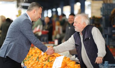 BAŞKAN KAYSERİLİ, PAZARCI ESNAFI VE EFENDİ MAHALLESİ ESNAFLARIYLA BULUŞTU