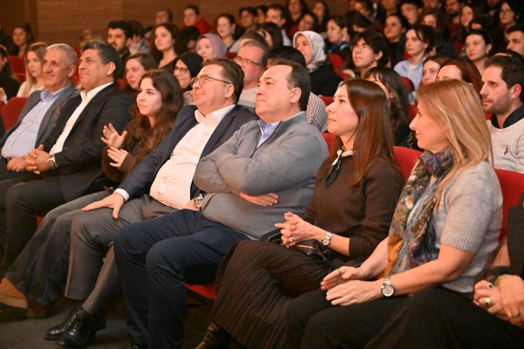 ‘Şiddetli Geçimsizlik’ Dünya Prömiyerini Manisa’da Yaptı