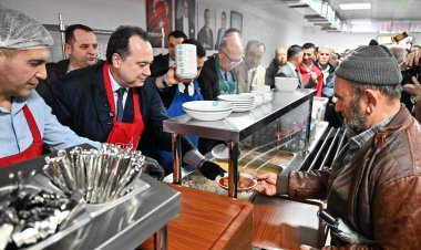 Büyükşehir Kırkağaç’ta Sosyal Belediyecilik Hizmetlerine Devam Ediyor Kent Lokantası, Halk Mandıra ve Halk Ekmek Hizmete Açıldı