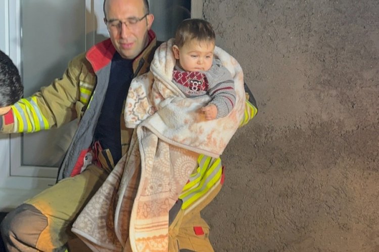 Mahsur Kalan 11 Kişilik Aileyi Büyükşehir İtfaiyesi Kurtardı