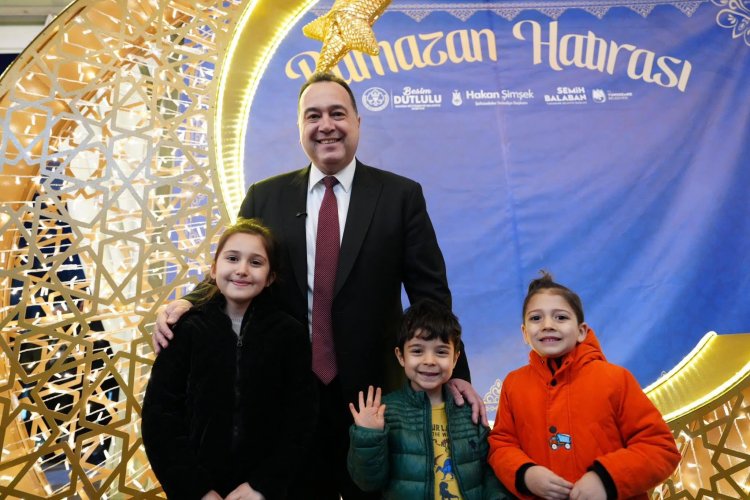 Başkan Besim Dutlulu Binlerce Manisalıyla İftar Sofrasında Buluştu