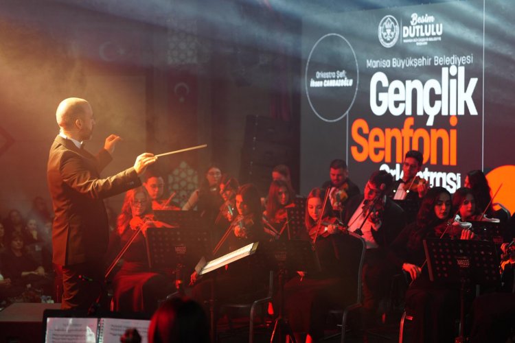 Büyükşehir’in Gençlik Senfoni Orkestrası İlk Konserinde Devleşti