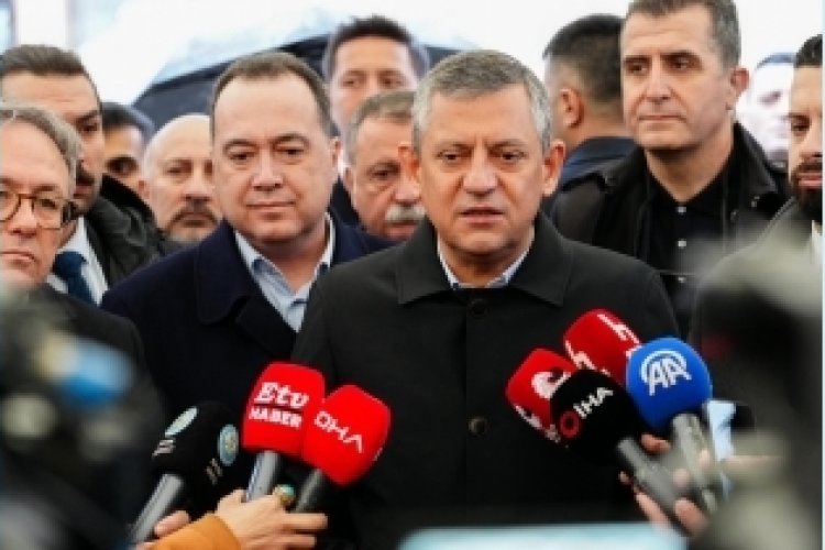 CHP GENEL BAŞKANI ÖZGÜR ÖZEL VE BAŞKAN BESİM DUTLULU MANİSALILARLA BAYRAMLAŞTI