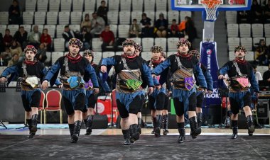 Halk Oyunları Yarışmasına Manisa Büyükşehir Belediyespor Damga Vurdu