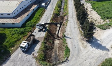 Akhisar’da 5 Kilometrelik Dere Hattı Temizleniyor