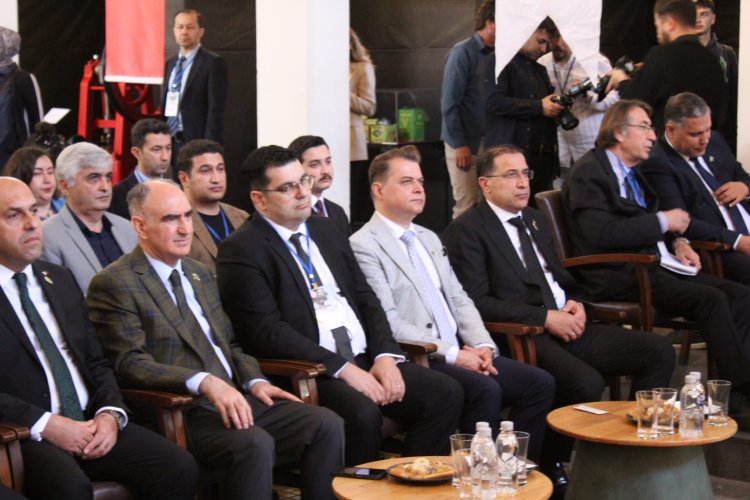 AKHİSAR’DA ZEYTİN ÇALIŞTAYI GERÇEKLEŞTİRİLDİ