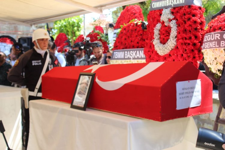 Şehit Polis Akhisar’da Son Yolculuğuna Uğurlandı