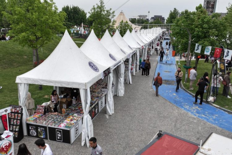 9. Manisa Kitap Fuarı Kitapseverlerle Buluştu