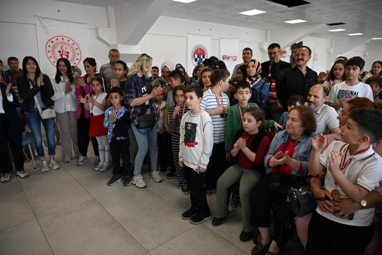 Minik Satranççılar Şah Mat Yolculuğunda Buluştu