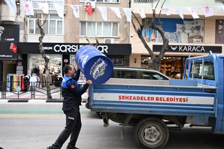 Manisa’da Kaldırımlar Yayaların