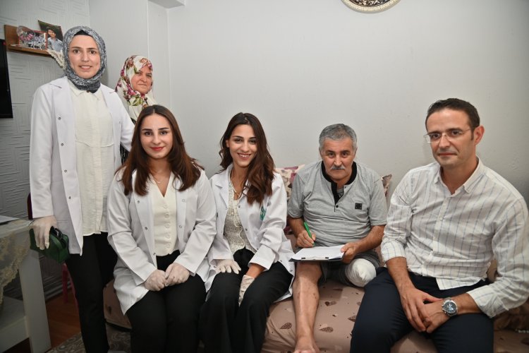 Büyükşehir’in Evde Bakım Hizmeti Vatandaşların Yaşamını Kolaylaştırıyor