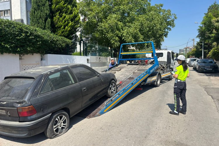 Görüntü Kirliliği ve Risk Oluşturan Hurda Araçlar Kaldırılıyor