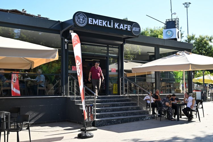 Emekli Kafe Kısa Sürede Gözde Mekan Oldu