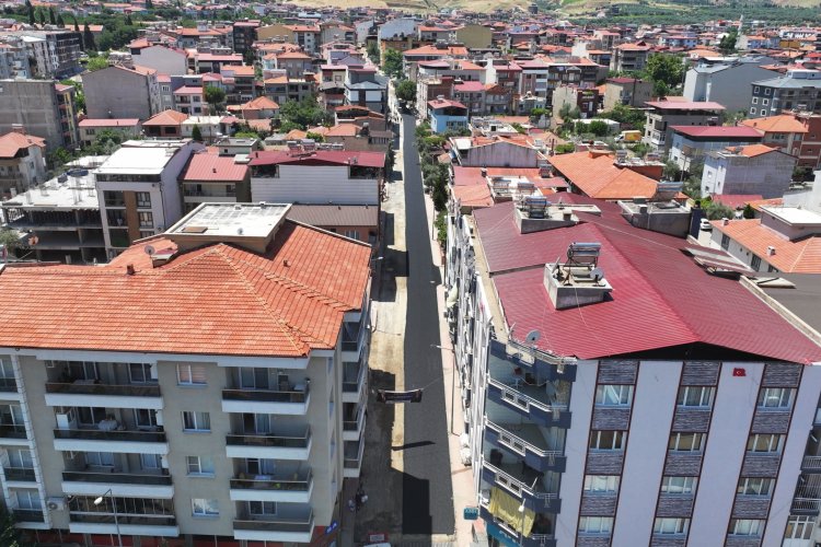 Büyükşehir’den Alaşehir Fatih Caddesi’nde Sıcak Asfalt Çalışması
