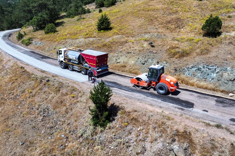 Gördes’te Çiçekli ile Sindel Arasında 10 Kilometrelik Yol Çalışması Başladı