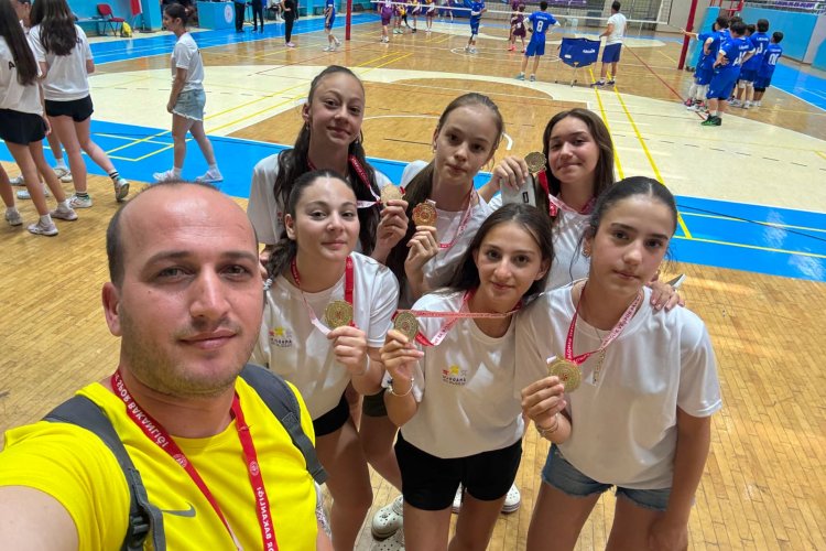 Akhisar İlçe Spor Kulübü, Manisa İl Karması ile şampiyonluk yolunda: Türkiye Yarı Finalleri’ndeler!
