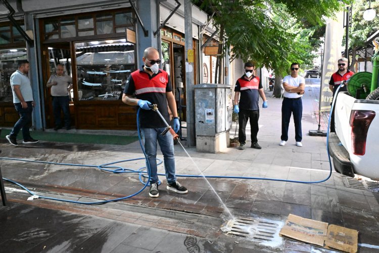 Halk Sağlığı İçin Zararlılarla Mücadele Aralıksız Sürüyor